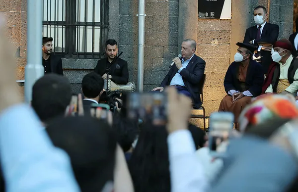 Son dakika: Başkan Recep Tayyip Erdoğan Diyarbakır’da gençlerle buluştu