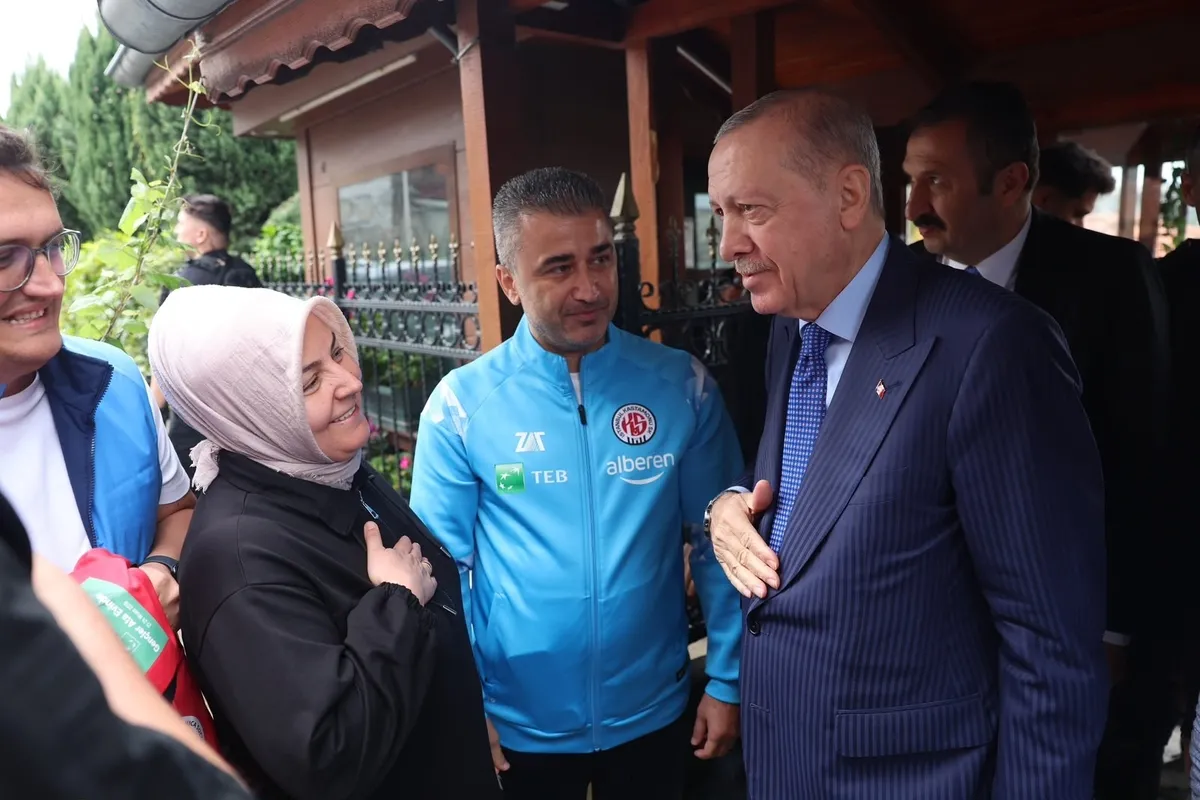 baskan-erdogan-istanbul-kastamonuspor-heyetini-kabul-etti-1792871746577.jpg Başkan Erdoğan, İstanbul Kastamonuspor heyetini kabul etti - 1