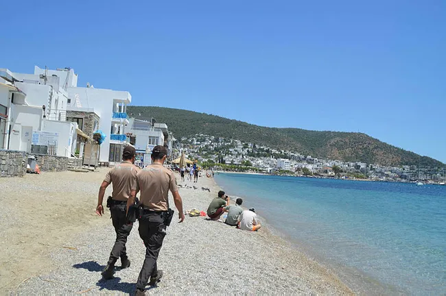 bodrumda-plajlar-yabanci-turistlere-kaldi-1622293395543.jpg Bodrum'da plajlar yabancı turistlere kaldı - 4