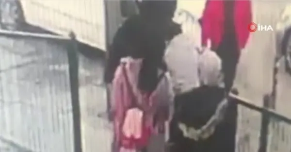 ankarada-cani-baba-engelli-cocugunu-sokak-ortasinda-teklemedi-o-anlar-kamerada-1640612628086.jpg Ankara’da cani baba engelli çocuğunu sokak ortasında teklemedi! O anlar kamerada - 4