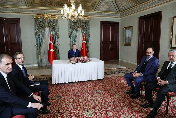 turkiye-bae-ticaret-anlasmasi-baskan-erdogandan-depremzede-illere-konut-sozu-1-yil-icinde-tamamlayacagiz-1677858047819.jpg Türkiye-BAE ticaret anlaşması! Başkan Erdoğan'dan depremzede illere konut sözü: 1 yıl içinde tamamlayacağız - 2