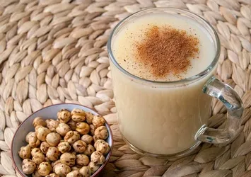 Boza içerek...