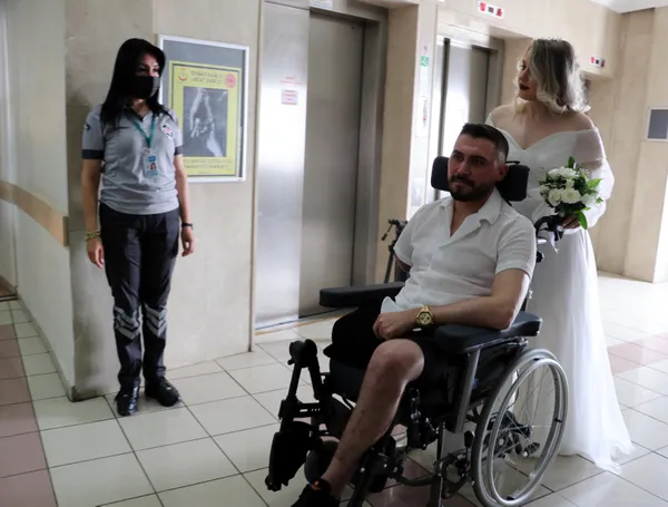 1625986446481.jpg Gazi İbrahim Yüzer'den duygulandıran sözler: Benim sağ kolum sağ bacağım artık eşim - 1