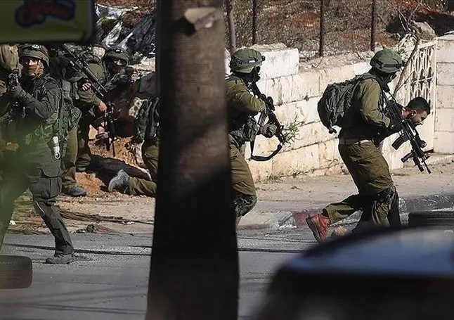 Katil İsrail Batı Şeria’da 3 Filistinliyi öldürdü