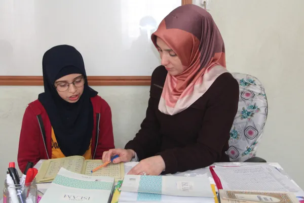 Minikler Kur’an kurslarını doldurdu! Hem eğleniyor hem öğreniyor