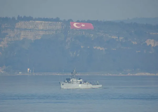 Rus savaş gemisine Türk sahil güvenlikler eşlik etti - 1