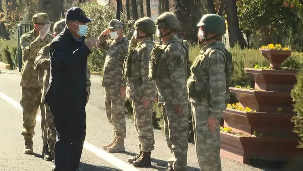 Son dakika: Milli Savunma Bakanı Akar ve komuta kademesi sınır birliklerini denetledi