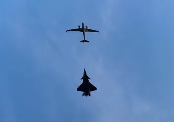 Gökyüzünün yeni Fatih’i Bayraktar Kızılelma ve Akıncı'dan kol uçuşu