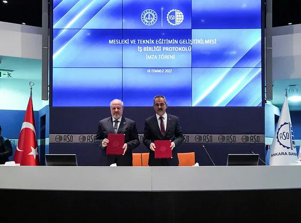 Milli Eğitim Bakanı Mahmut Özer: Başarılı öğrenciler, meslek liselerini tercih etmeye başladı