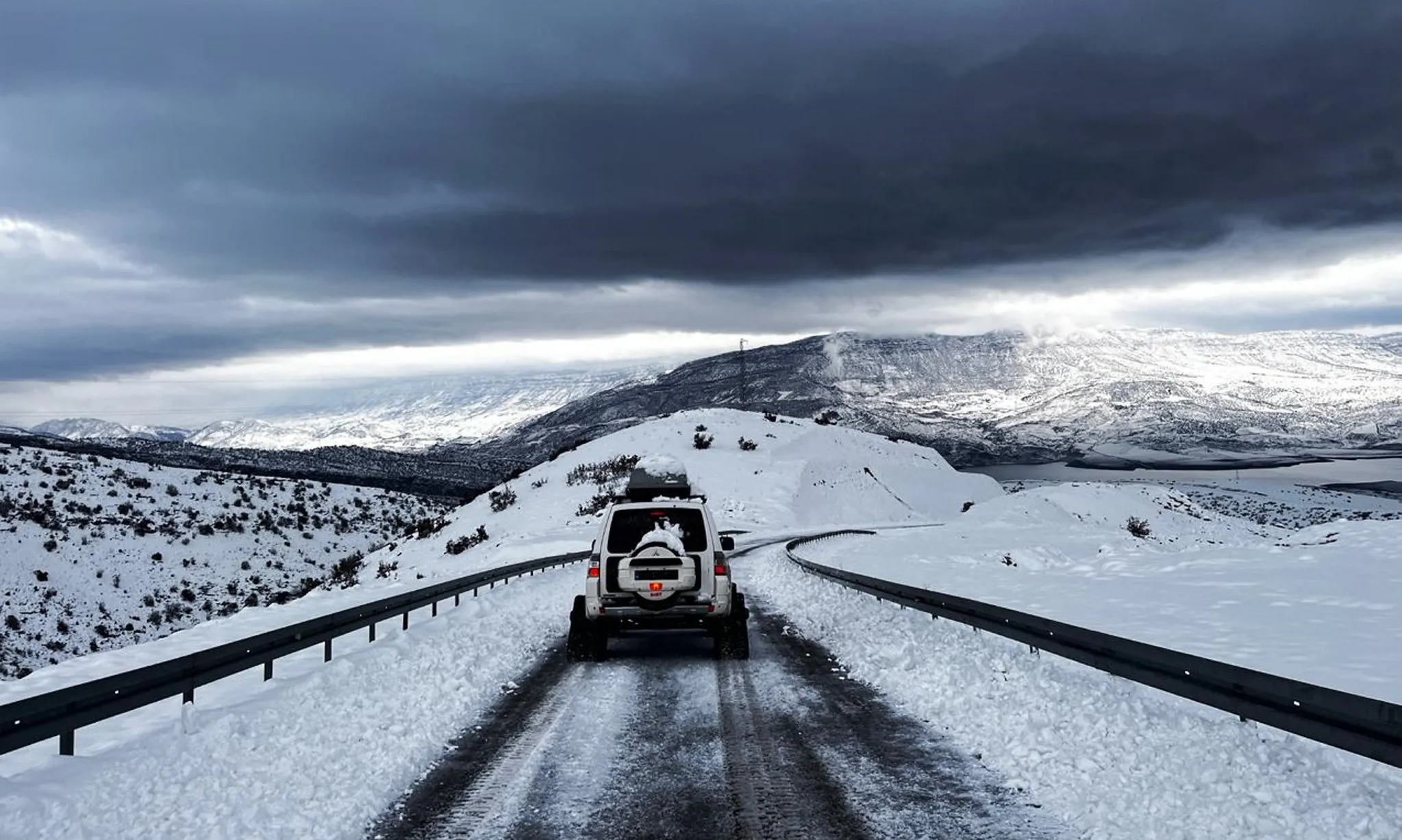 Meteoroloji paylaştı: 30 ile kar geliyor! Sıcaklık batıda artıyor, doğuda çığ riski