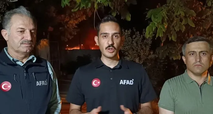 gaziantepte-aniz-yangini-3-noktada-alevler-yukseldi-1717799255279.jpg Gaziantep'te anız yangını! 3 noktada alevler yükseldi - 2