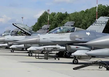 ABD'de iki savaş uçağı çarpıştı