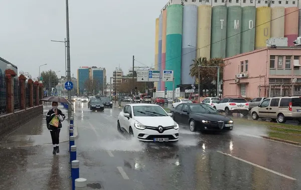 meteoroloji-yeni-hava-durumu-raporunu-yayinladi-sicakliklar-dusecek-saganak-yagis-geliyor-1652684939039.jpg Meteoroloji yeni hava durumu raporunu yayınladı! Sıcaklıklar düşecek sağanak yağış geliyor - 1