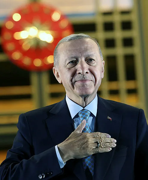 Ankara’da zafer gecesi! Başkan Erdoğan’dan seçim galibiyeti sonrası klasikleşen balkon konuşmasında tarihi mesajlar