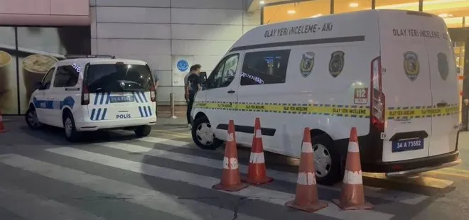 Beylikdüzü'nde AVM'nin yemek katında asma tavan çöktü: 1 yaralı