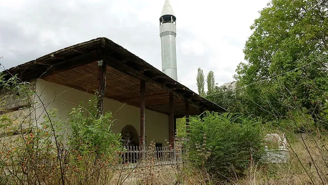 Tek bir çivi çakılmadan yapılan cami 354 yıldır ayakta - 3