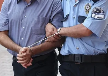 İki eski büyükelçiye gözaltı