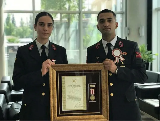 İki kez gazi olan uzman çavuş Mehmet Karaalp mesleğini bırakmayarak görevine döndü