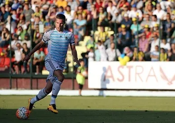 Rangers Van Persie transferini yalanladı