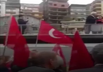 CHP'li Tuncay Özkan utanmadan görevli polise küfretti