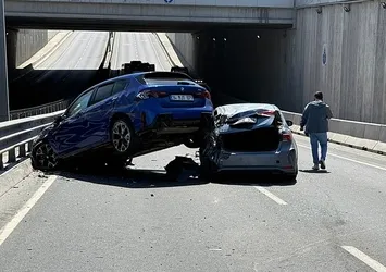 Beylikdüzü'nde zincirleme kaza sonrası ilginç görüntü