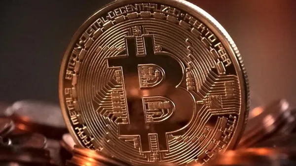 Bitcoin’de tarihi gelişme! Son bir yılın en büyük günlük düşüşü yaşandı