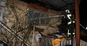 Yangında üç ev küle döndü