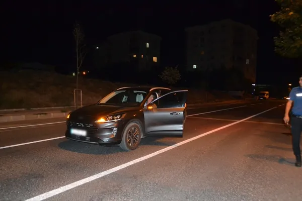 tekirdagda-pes-dedirten-olay-yol-ortasinda-sizdi-polis-uzun-ugraslar-sonunda-uyandirabildi-1658904208744.jpg Tekirdağ’da pes dedirten olay! Yol ortasında sızdı | Polis uzun uğraşlar sonunda uyandırabildi - 1
