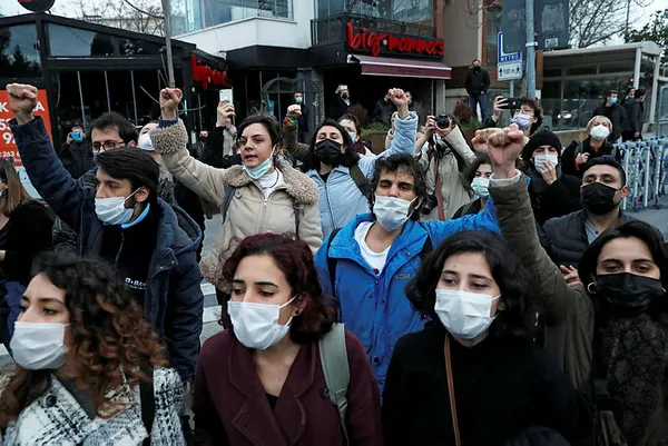 Başkan Erdoğan'ı hedef gösteren New York Times'dan Boğaziçi Üniversitesi olaylarına destek - 1