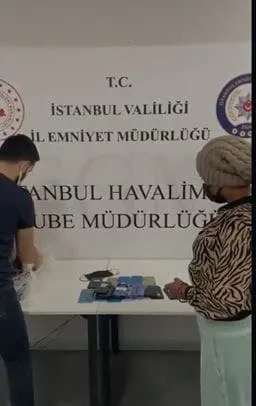 havalimaninda-kacak-cep-telefonu-operasyonu-1646810581473.jpg İstanbul Havalimanı'nda kaçak cep telefonu operasyonu - 1