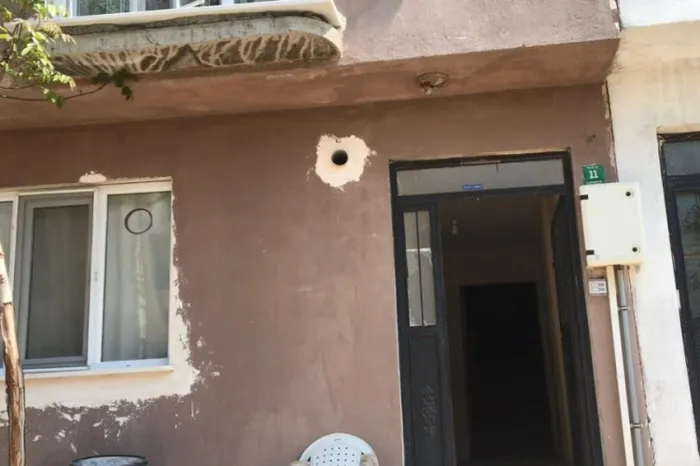 Bursa’da genç kadın, evine giren maskeli saldırganı sırtından bıçakladı - 1