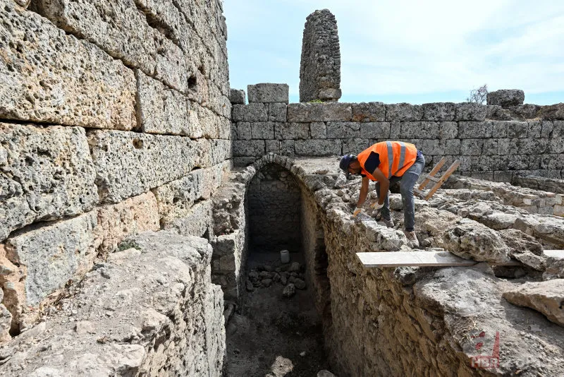 Sillyon Antik Kenti'nde bulundu! Binlerce yıl öncesine ait 13