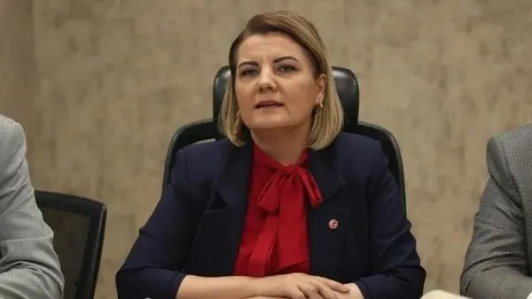chpde-kriz-bitmek-bilmiyor-antalyada-eski-chpli-baskan-tepki-gosterdi-ozgur-ozel-gecistirdi-1708524711159.jpeg CHP'de kriz bitmek bilmiyor! Antalya'da eski CHP'li başkan tepki gösterdi Özgür Özel geçiştirdi - 1
