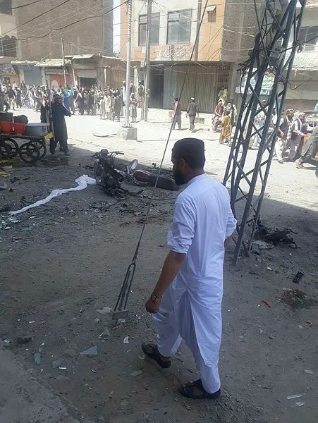 Son dakika: Pakistan’da bombalı saldırı: 5 ölü, 14 yaralı