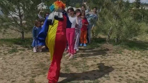 Deprem bölgesinde D&R'dan 23 Nisan etkinliği! Çocuklar doyasıya eğlendi... - 4