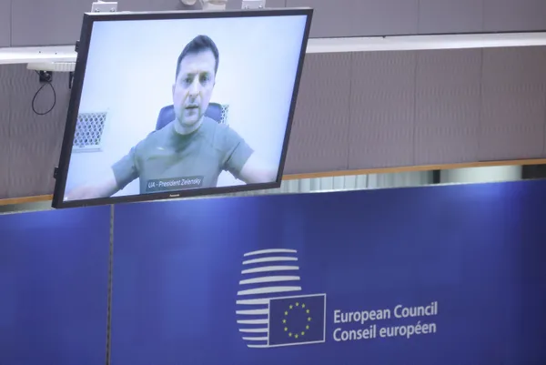 son-dakika-zelenskiyden-ab-ve-rus-askerlerine-cagri-1646041547714.jpg Son dakika: Zelenskiy'den AB ve Rus askerlerine çağrı! - 1