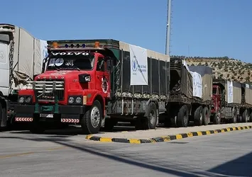 BM'nin 14 yardım tırı İdlib'e hareket etti