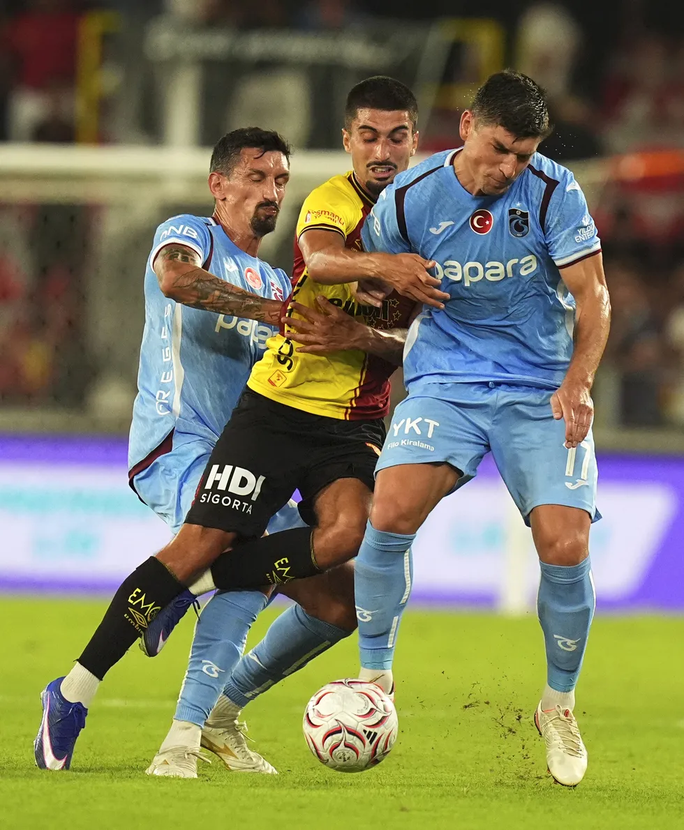 jubile-maci-a-spor-ekranlarinda-nefes-kesti-mac-sonucu-goztepe-2-1-trabzonspor-1786216593678.jpg Jübile maçı A Spor ekranlarında nefes kesti! Maç sonucu | Göztepe 2-1 Trabzonspor - 2