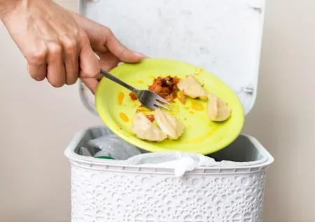 Evinizi çöp kutusu kokularından kurtaracak dahiyane yöntem!