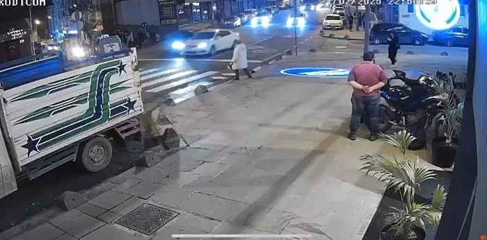 1740723824176.jpeg Makas atan araç arkadan gelerek Sinem Bolat'ın kullandığı otomobile böyle çarptı (DHA)