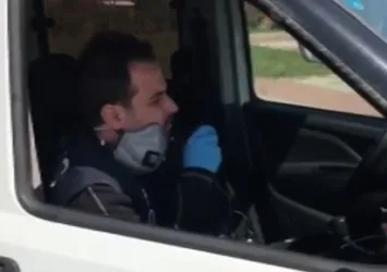 Polis söyledi mahalleli dinledi! Koronavirüs günlerinde ücretsiz halk konseri |Video