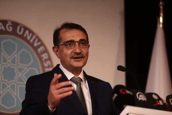 enerji-ve-tabii-kaynaklar-bakani-fatih-donmezden-yerli-dogal-gaz-aciklamasi-1636121472811.jpg Enerji ve Tabii Kaynaklar Bakanı Fatih Dönmez'den yerli doğal gaz açıklaması - 3