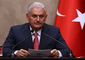 Binali Yıldırım: Biz de bayraklarımızı yarıya indiriyoruz