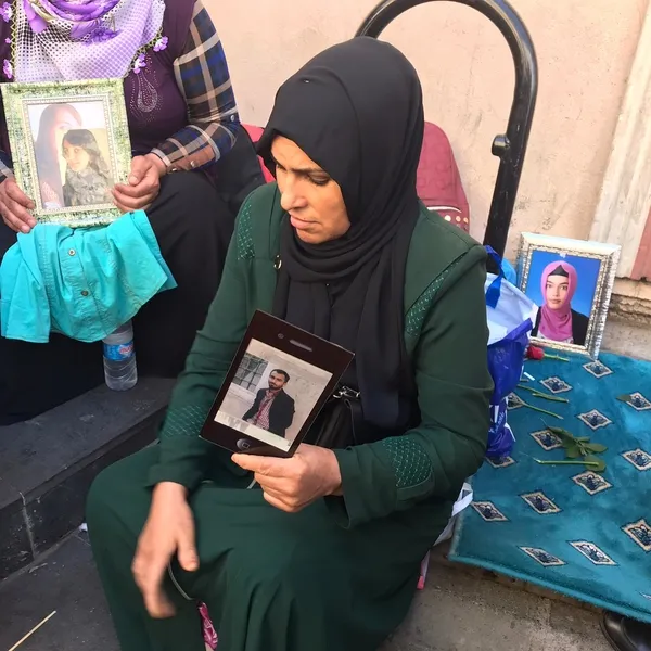 HDP Diyarbakır İl Binası önündeki evlat nöbetine katılan aile sayısı 47 oldu - 1
