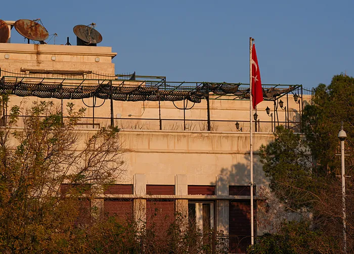 Şam’da 12 yıl sonra tarihi an! Türk bayrağı yeniden dalgalanıyor