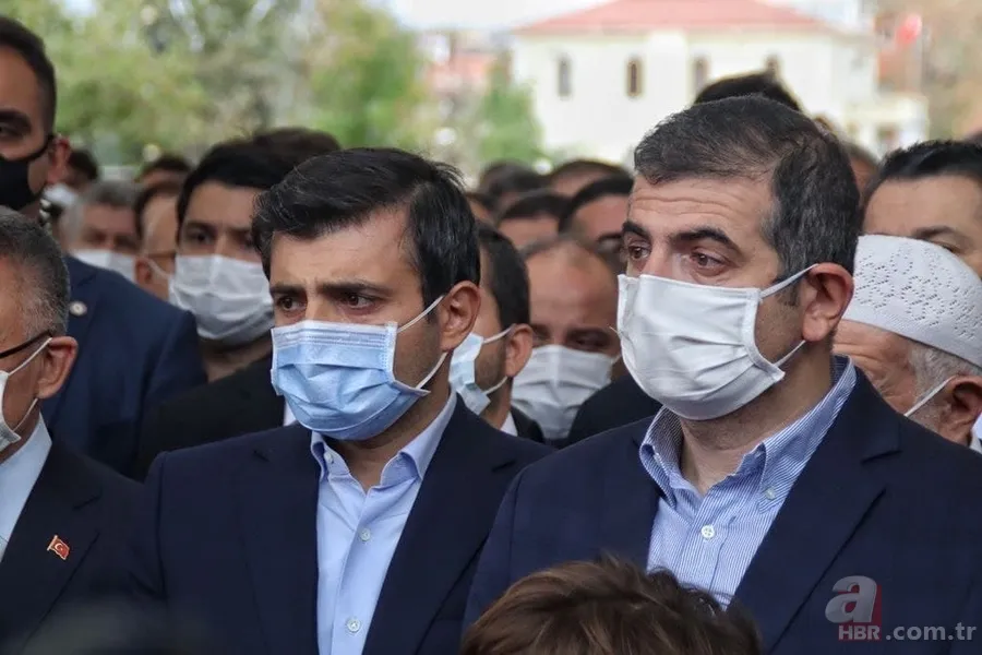 Özdemir Bayraktar son yolculuğuna uğurlandı! Sevenleri Fatih Camii'ne akın etti 5