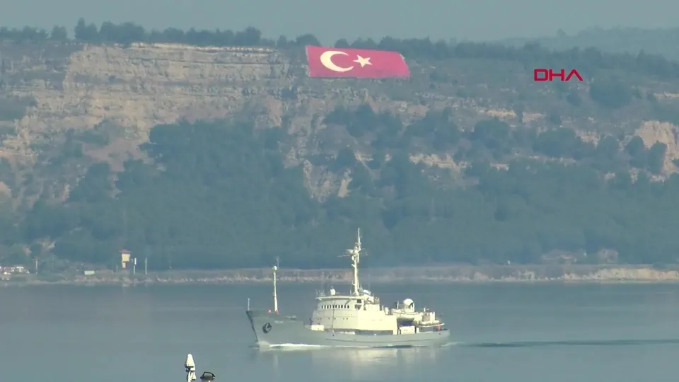 Rus istihbarat gemisi Çanakkale Boğazı’ndan geçti |Video