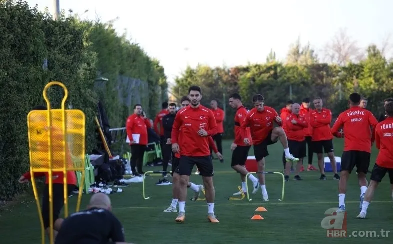 Montella rüzgarı arkasına aldı! İşte Türkiye’nin Letonya maçındaki ilk 11’i! Sacha Boey hakkında çarpıcı açıklama 15