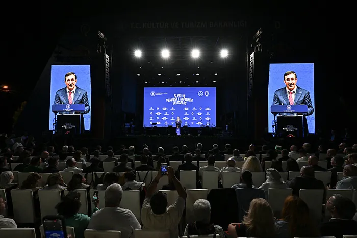 CB Yardımcısı Cevdet Yılmaz’dan ’güçlü ve müreffeh Türkiye’ vurgusu: Rekorlarımızı daha ileriye götüreceğiz