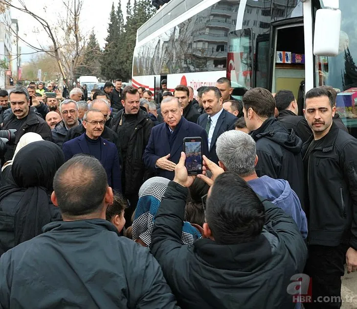 Başkan Erdoğan Kahramanmaraş’ta AFAD çarşısını ziyaret etti